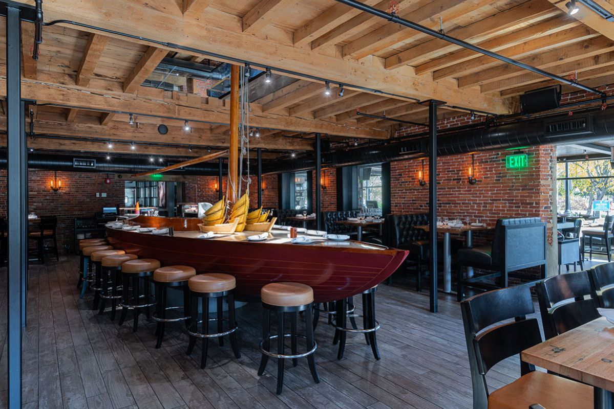 2-black-cow-restaurant-custom-architecture-services